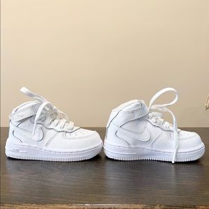 Toddler Nike sneakers